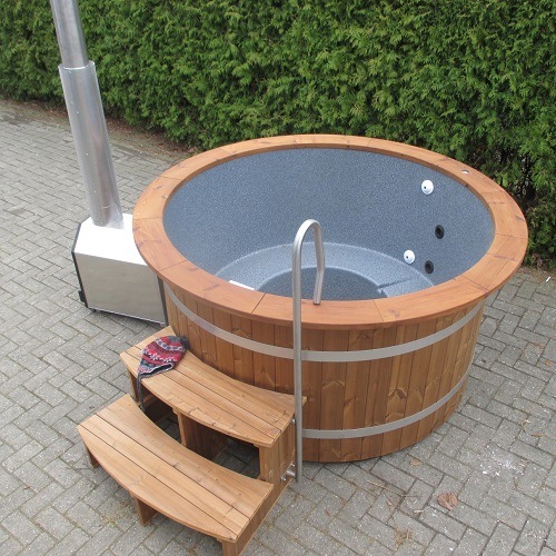 small round hot tub