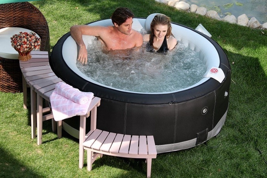 A Guide To Buying The Right Inflatable Hot Tub